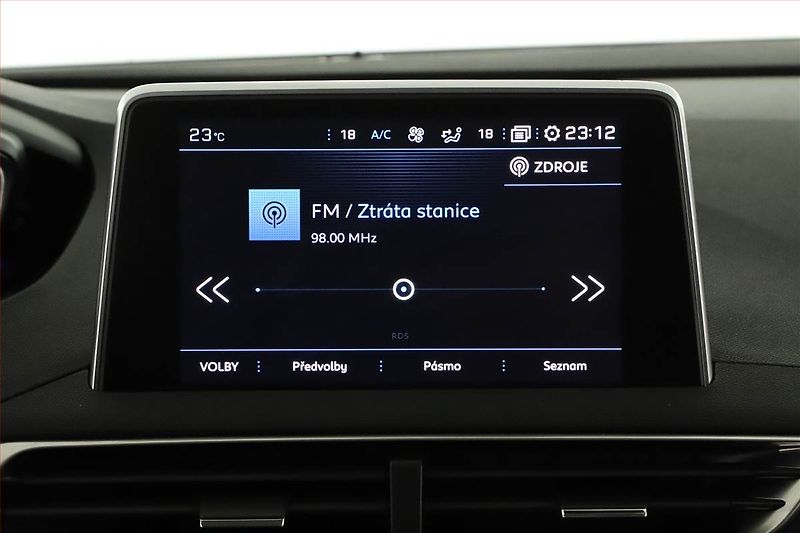 Peugeot 5008 (2019) 1.5 BlueHDi, 7 míst - fotka 14 z 21