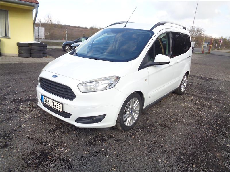 Ford Tourneo Courier 1,5 - fotka 3 z 17