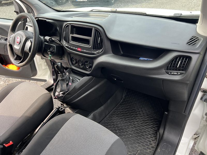 Fiat Dobló 1.3MTJ,66kw,ČR - fotka 22 z 27