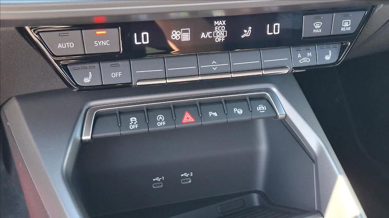 Audi A3 1,5 110 Kw 35 TFSI  ALLSTREET - fotka 18 z 31