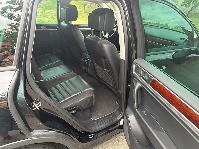 Volkswagen Touareg (2013) 3.0TDI180kW/4x4/VZDUCH/WEBASTO - fotka 12 z 35