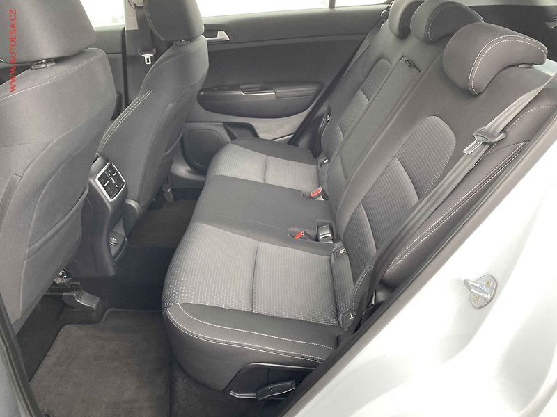 Kia Sportage (2018) 1.6 GDi, Vision, navi, kamera - fotka 10 z 18
