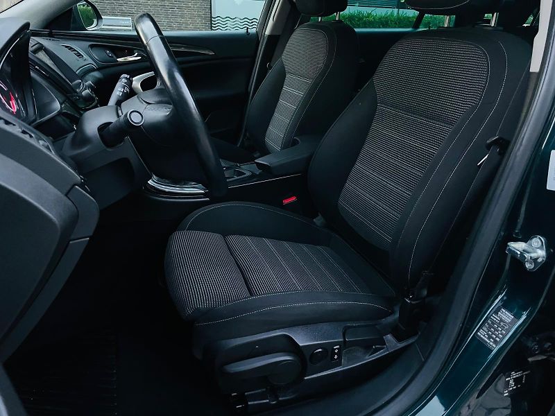 Opel Insignia 2.0CDTi MANUÁL KAMERA SERVISKA - fotka 28 z 46