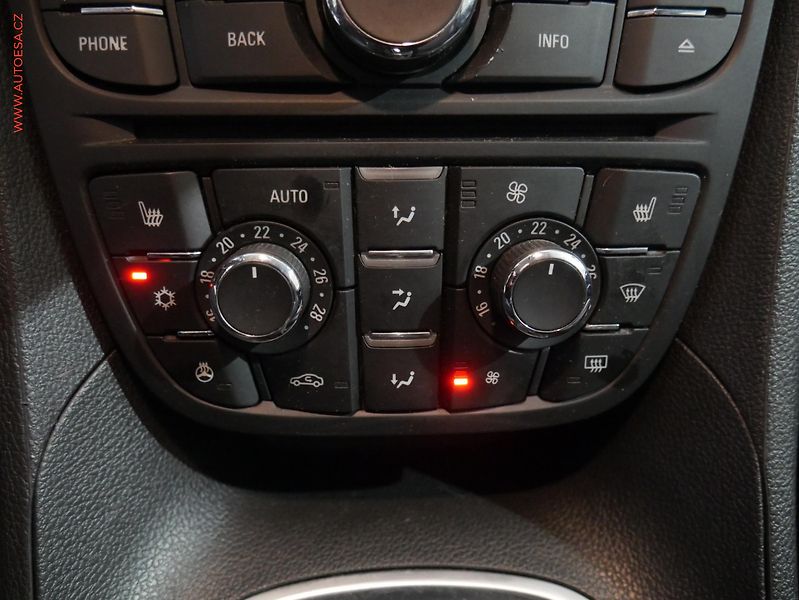 Opel Meriva (2016) 1.4T, ČR, AC, park.čidla - fotka 15 z 18
