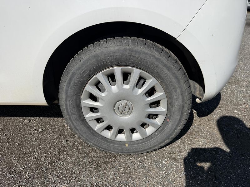 Opel Corsa 1.2i 51KW - fotka 17 z 19