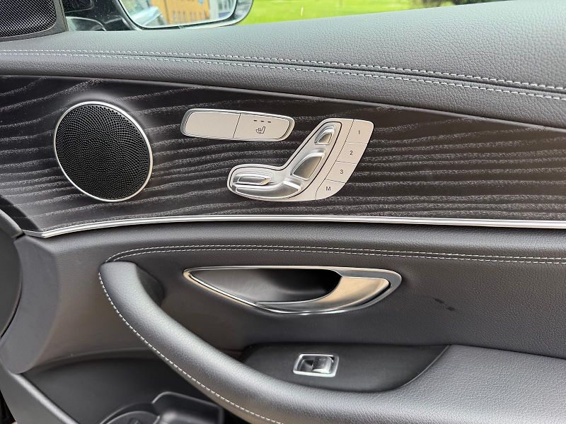 Mercedes-Benz Třídy E TOP / AMG 4matic/v zimě nejeté - fotka 20 z 30