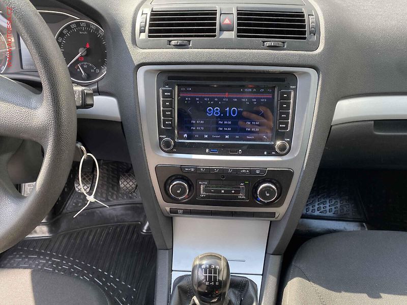 Škoda Octavia (2009) 1.4 TSI, AC, temp - fotka 12 z 16