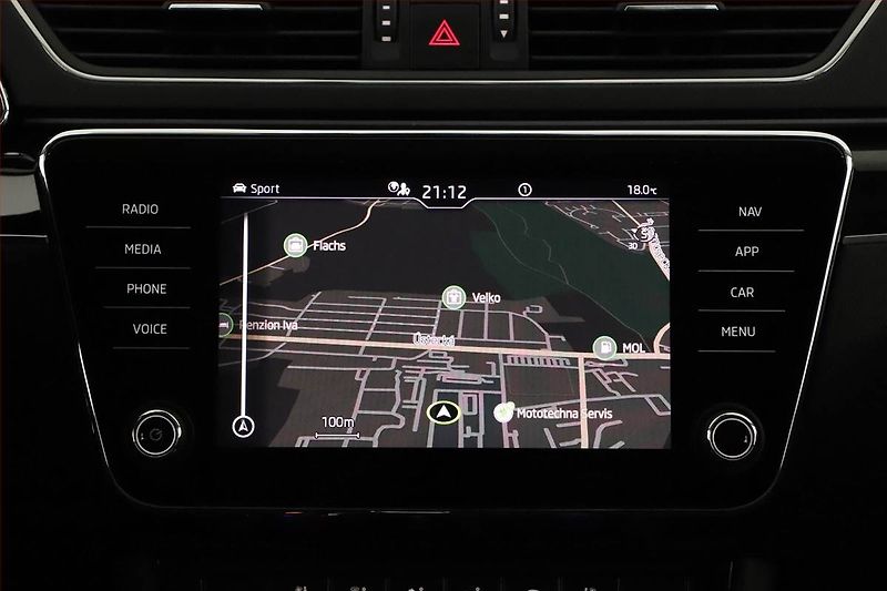 Škoda Superb (2023) Laurin&Klement 1.5 TSI - fotka 12 z 20