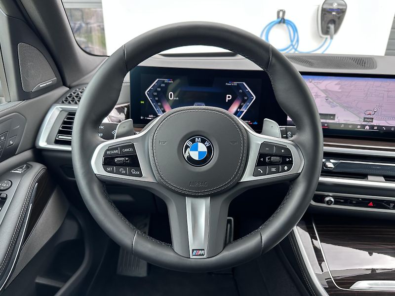 BMW X5 xDrive30d M-Sport - fotka 10 z 34
