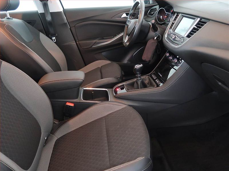 Opel Grandland X (2021) 1.2 Turbo, ČR,1.maj - fotka 9 z 14