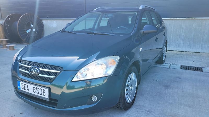 Kia Ceed 1,6i 93KW KOUPENO V ČR - fotka 3 z 21