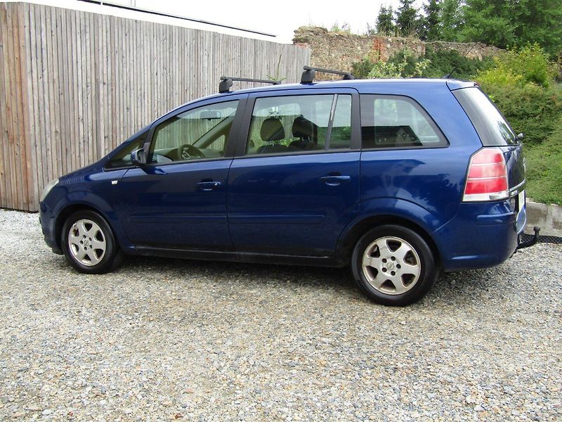 Opel Zafira (2005) 1.6 16V  7 MÍST - fotka 4 z 35
