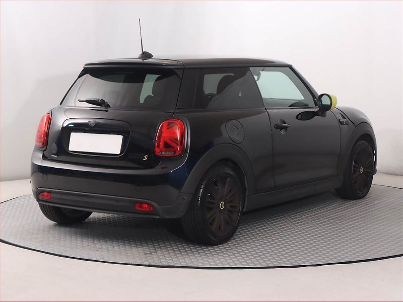 Mini Ostatní (2021) Cooper SE 32 kWh, SoH 96% - fotka 5 z 22