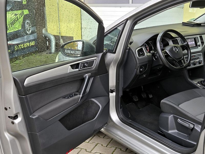 Volkswagen Golf Sportsvan TSi CEBIA,KAMERA,Bi-xenony  - fotka 22 z 43
