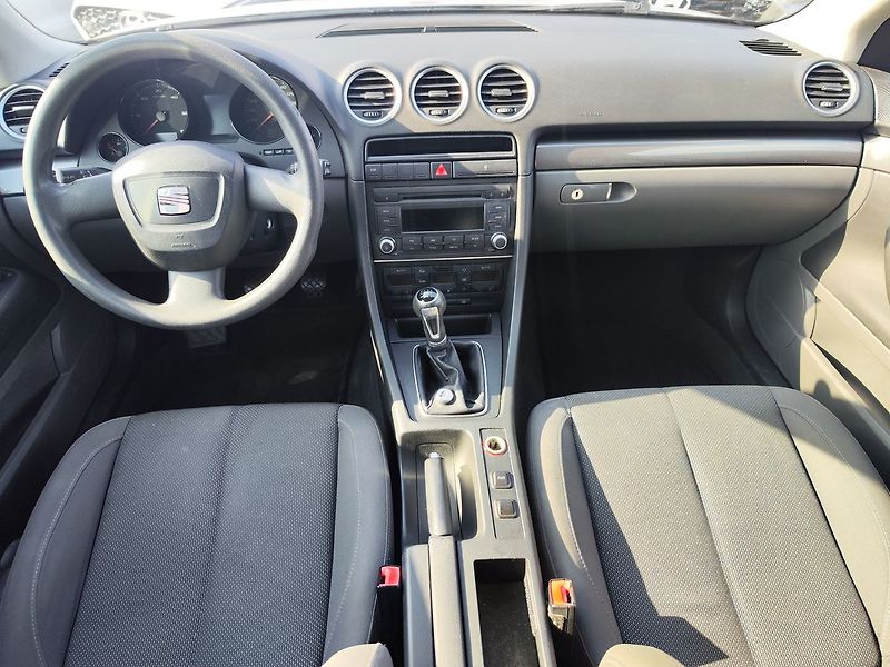Seat Exeo 2.0 TDI/88kW Reference ČR - fotka 12 z 23
