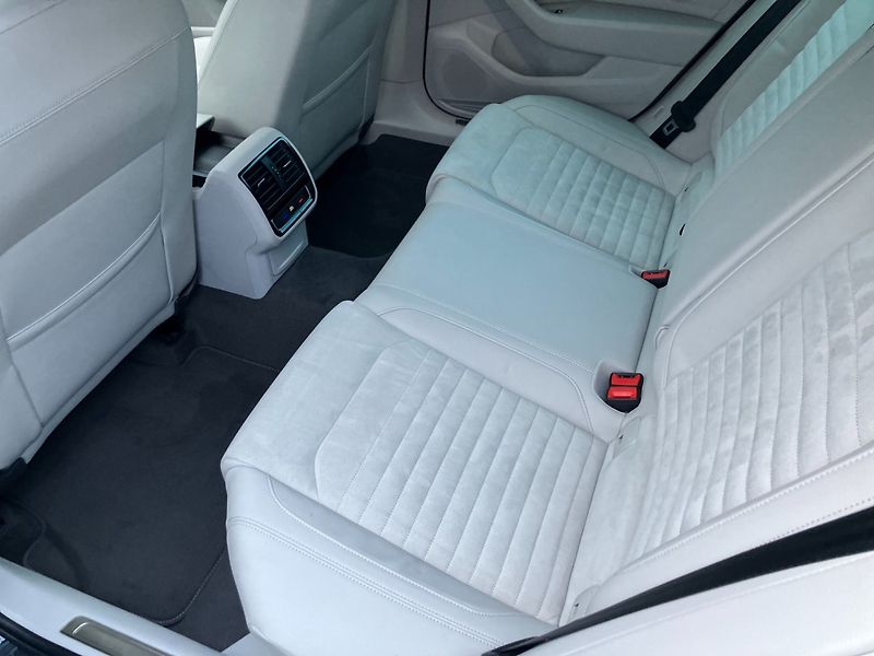 Volkswagen Passat Variant (2020) 2.0TDI 110kW ELEGANCE/KŮŽE,ČR/ - fotka 14 z 29