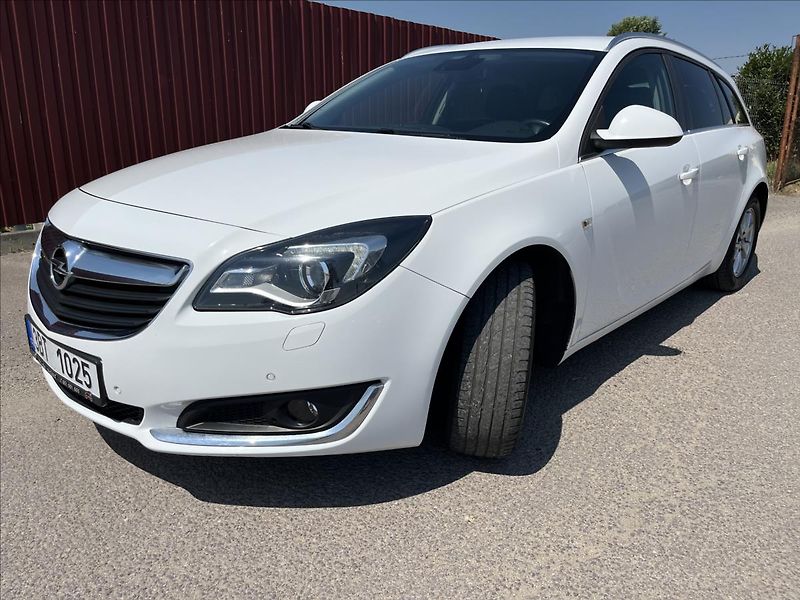 Opel Insignia 1,6 CDTi KLIMA ROZVODY SERVIS - fotka 34 z 37