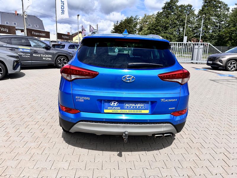 Hyundai Tucson 4x4, STYLE,TAŽNÉ,1.MAJITEL - fotka 6 z 26
