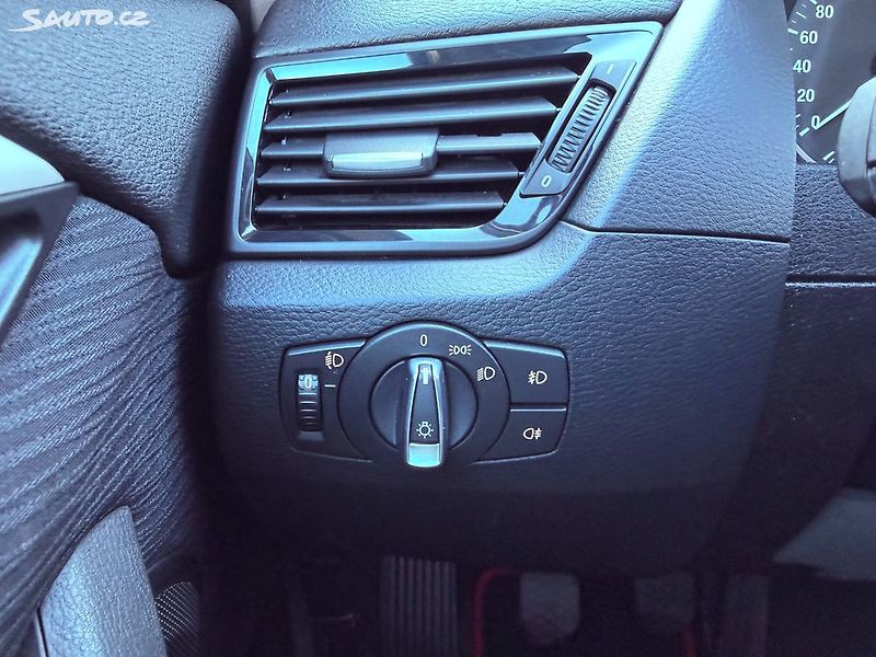 BMW X1 20D SDRIVE 135kW - fotka 21 z 26