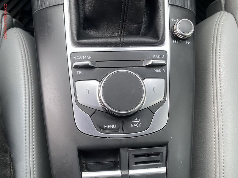 Audi A3 (2017) 1.6 TDi, Bixen, panor, kůže - fotka 18 z 20