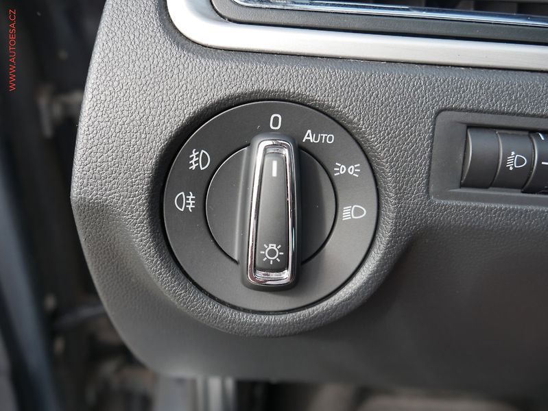 Škoda Rapid (2014) 1.6 TDi, Elegance, STK6/28 - fotka 13 z 17