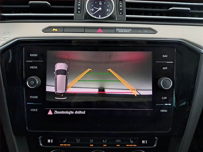 Volkswagen Passat (2017) Highline 2.0 TDI, Automat - fotka 16 z 19