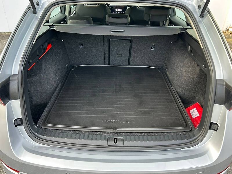 Škoda Octavia (2023) 2.0 TDI 110 kW LED - fotka 31 z 32