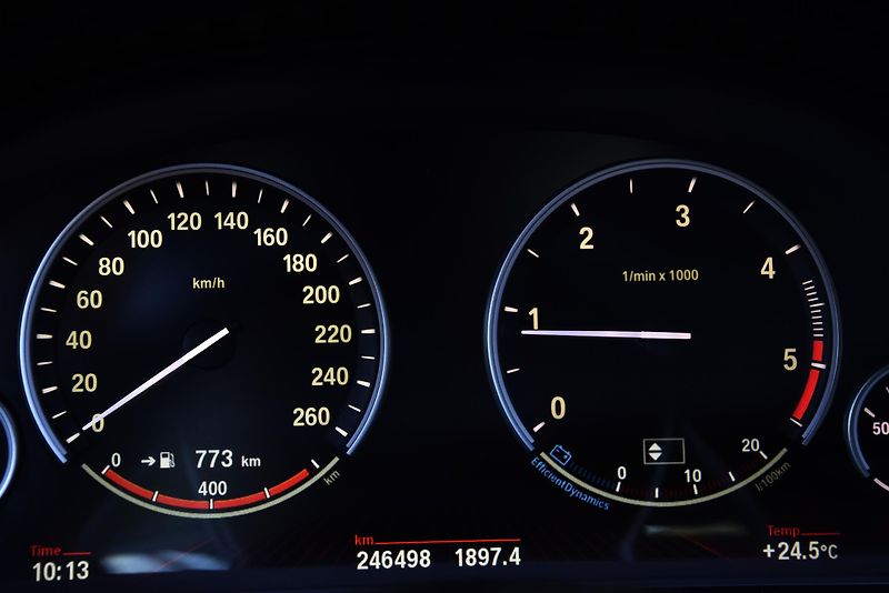BMW Řada 5 520d M SPORT PAKET, PANORAMA - fotka 17 z 51