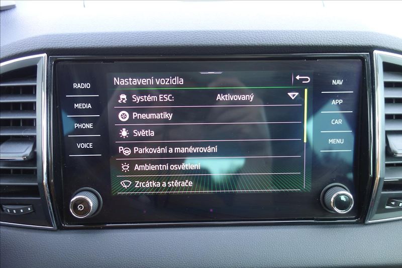 Škoda Karoq 2,0 TDi,ČR,4x4,PANORAMA,STYLE. - fotka 29 z 50