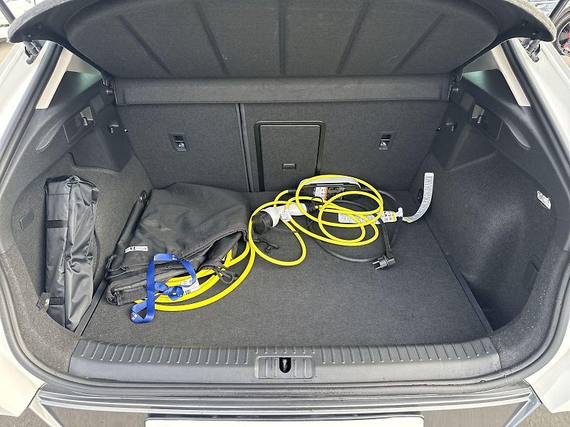 Cupra Formentor (2023) 1.4 TSI e-Hybrid DSG - fotka 31 z 32