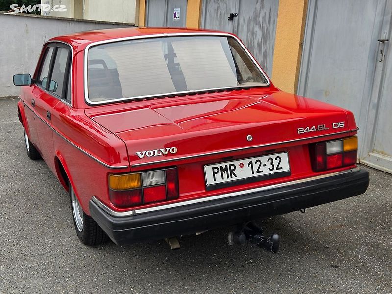 Volvo 240 (1979) 2.4 D6 Top Karoserie a lak - fotka 7 z 31