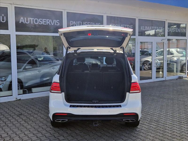 Mercedes-Benz GLE 3,0 i AMG 270kW 4MATIC PANORAM - fotka 11 z 50