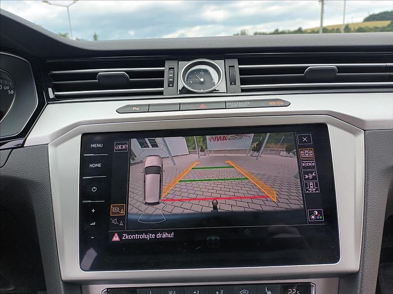 Volkswagen Passat 2,0 TDI,110kw,LED,SERVIS,TAŽNÉ - fotka 45 z 49