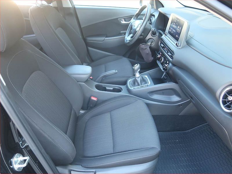 Hyundai Kona (2022) Comfort 1.0 T-GDI, Serv.kniha - fotka 9 z 17