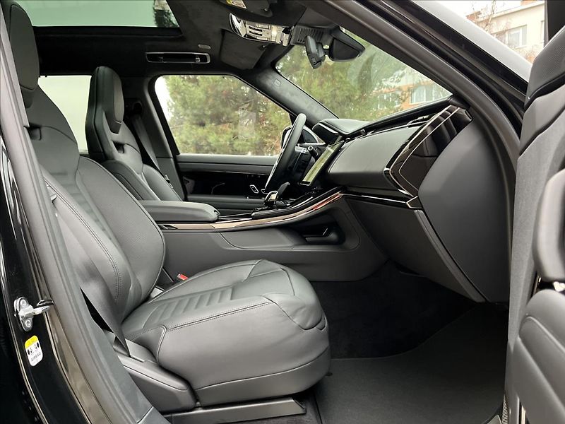 Land Rover Range Rover Sport (2026) 4,4 SV BLACK EDITION P635 - fotka 52 z 55