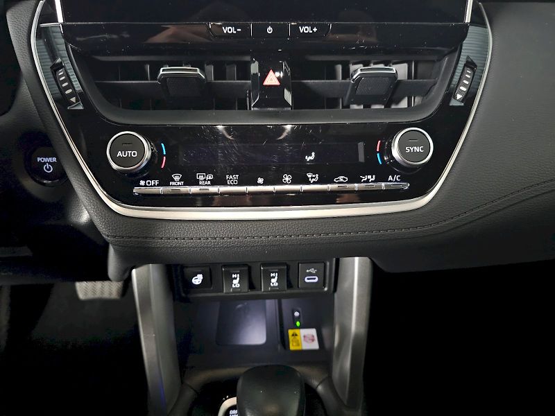 Toyota Corolla Cross (2024) 1.8HEV 140k STYLE TECH - fotka 18 z 23