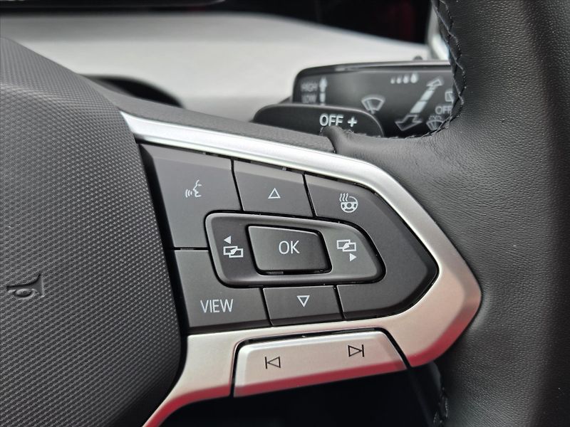 Volkswagen Golf 1,5 eTSi 110kW DSG Tov.záruka - fotka 18 z 24