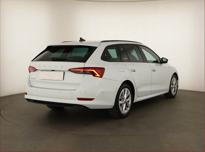 Škoda Octavia (2022) Style 2.0 TDI, Automat, ČR - fotka 5 z 17