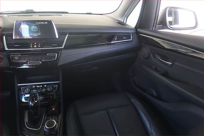 BMW Řada 2 (2020) 218i Gran Tourer, Automat - fotka 8 z 23