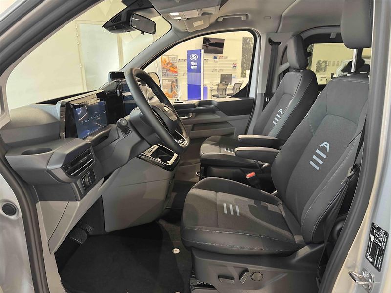 Ford Tourneo 2,5 Duratec Hybrid (PHEV)  Cus - fotka 7 z 17