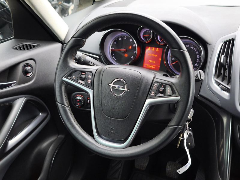 Opel Zafira 2012 ČR 1.4T 103kW  - fotka 8 z 34