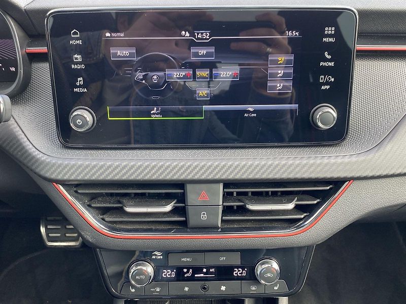 Škoda Kamiq (2024) 1.0 TSI DSG Monte Carlo - fotka 12 z 33
