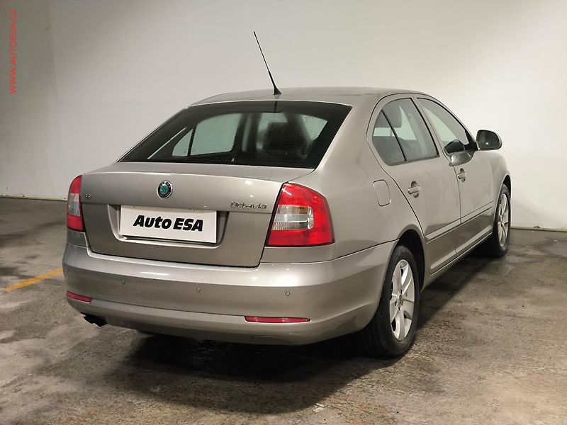 Škoda Octavia (2009) 1.4 TSi, Elegance, DSG, xenon - fotka 6 z 17