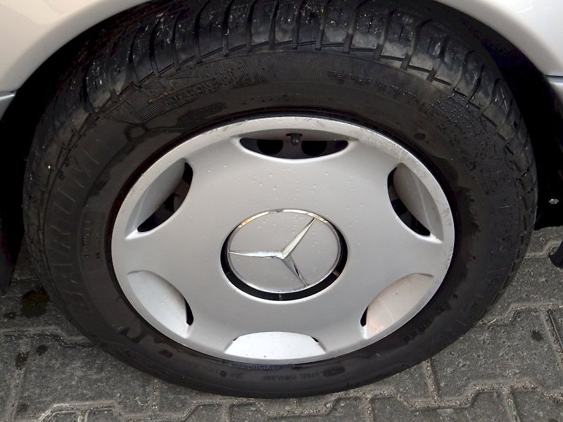 Mercedes-Benz Třídy C (1995) 180 Elegance - man. převodovka - fotka 13 z 20