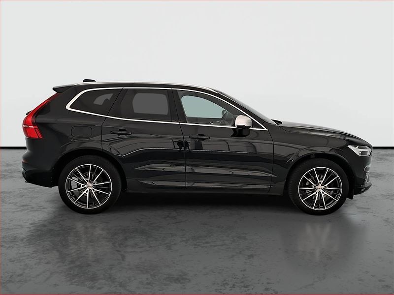 Volvo XC60 (2018) R-Design D4 AWD - fotka 6 z 18