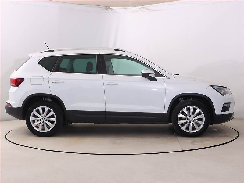 Seat Ateca (2016) 1.4 TSI, Automat, Serv.kniha - fotka 6 z 21