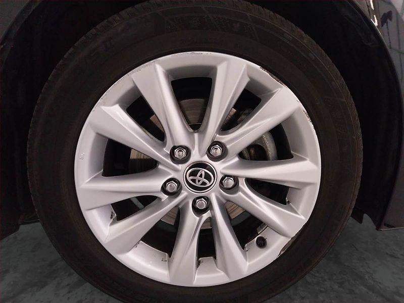 Toyota Corolla (2024) 1.8 Hybrid - fotka 14 z 22