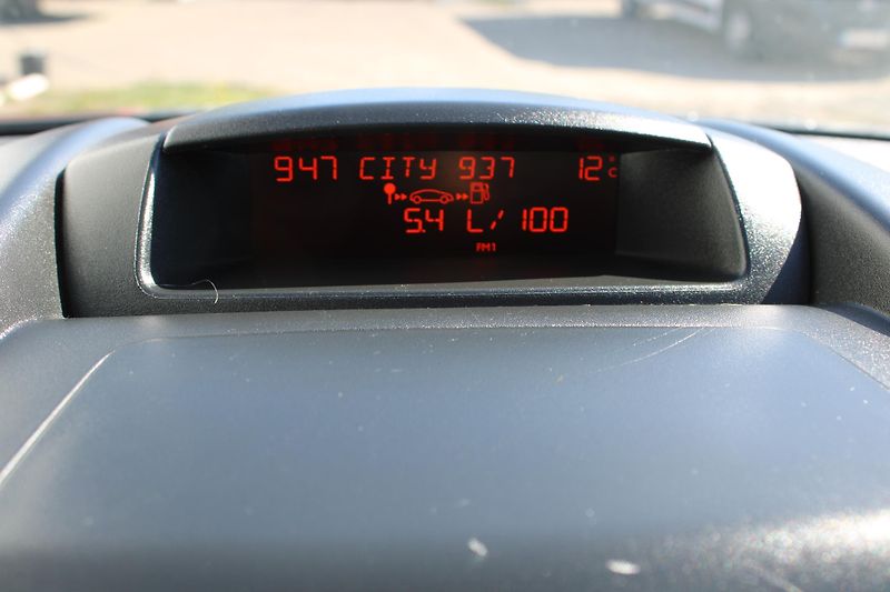 Citroën Berlingo 1,6 HDI Multispace Automat - fotka 12 z 21