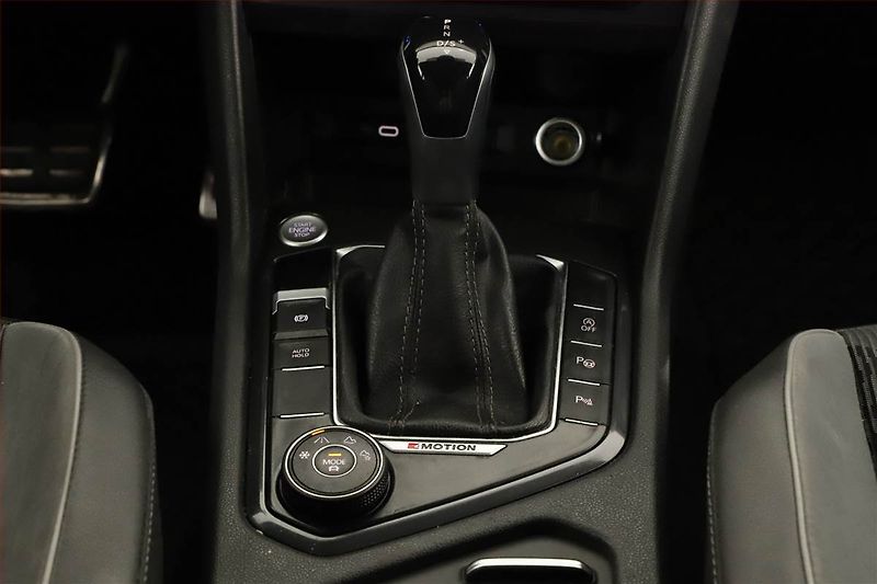 Volkswagen Tiguan Allspace (2022) R-Line 2.0 TSI - fotka 14 z 17