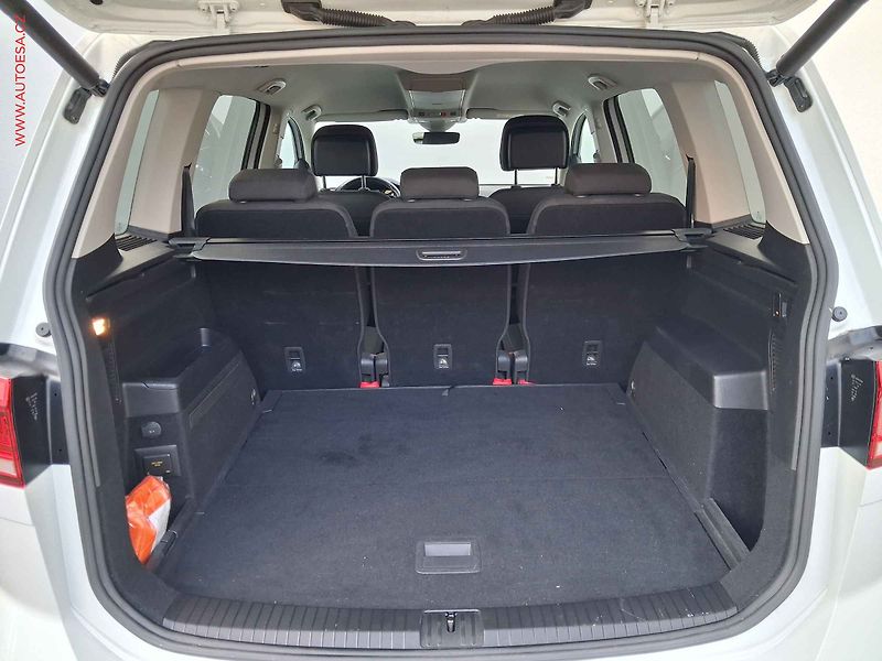 Volkswagen Touran (2019) 2.0 TDi, 2.maj,ČR, DSG, LED - fotka 7 z 16